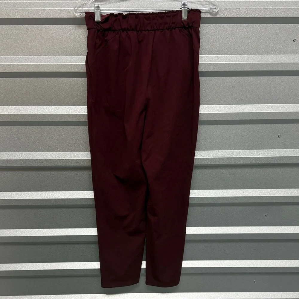 Lululemon Women’s On the Fly Burgundy Straight Leg GATORADE Pant Size 6‎ ACTIVE